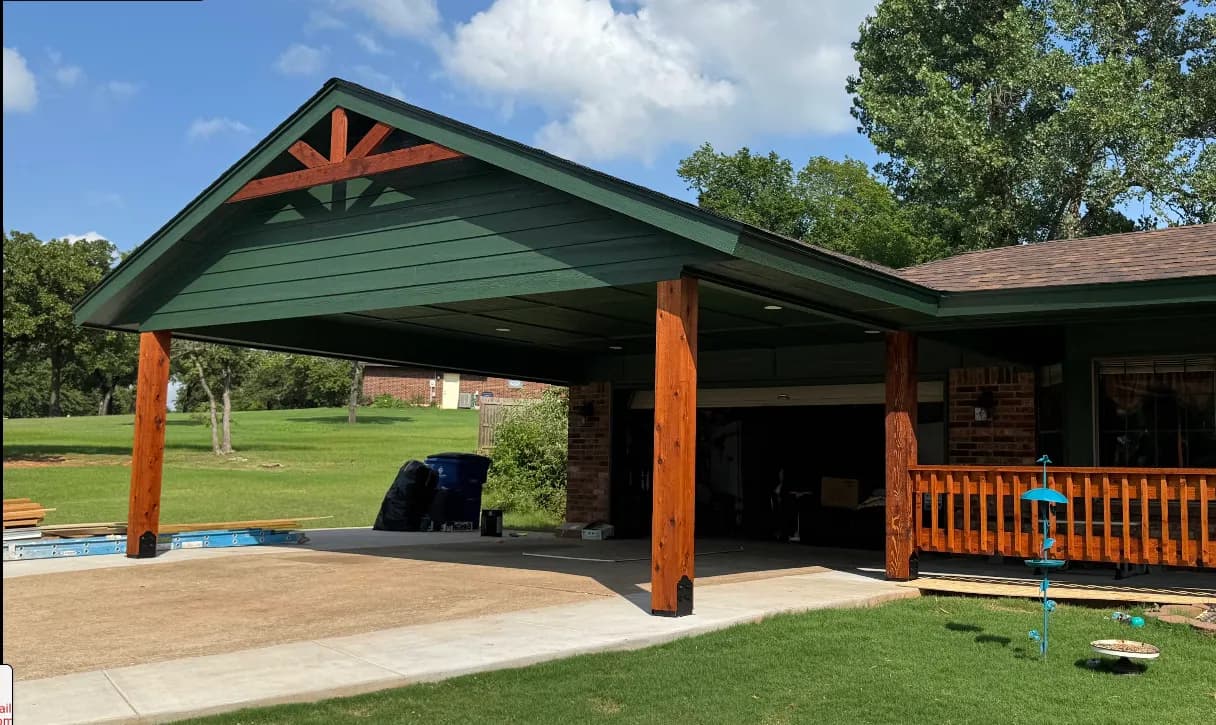 Custom home exterior siding and roofline
